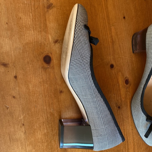 Ferragamo black & white plaid with plexiglass heel & bow detail - Picture 4 of 11